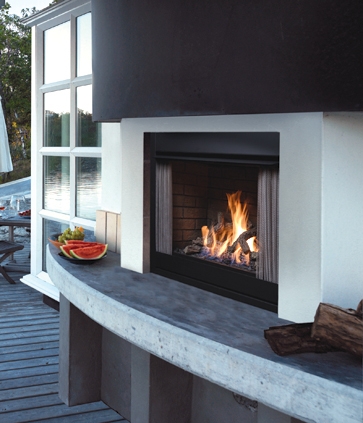 kingsman-outdoor-fireplace